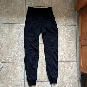 Lululemon dance studio lightweight jogger size 2